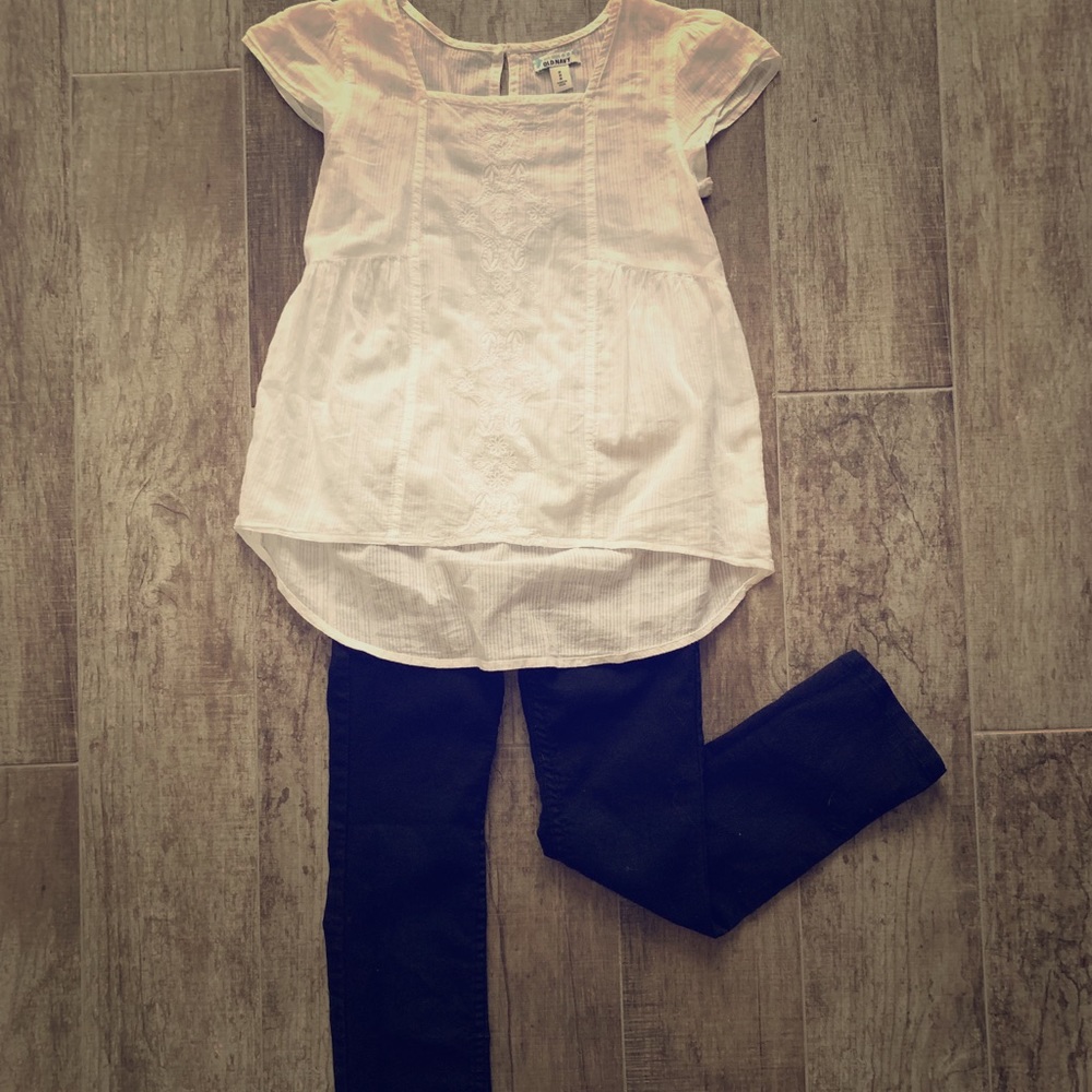 Girls 2 piece bundle top jeans size 7 / M